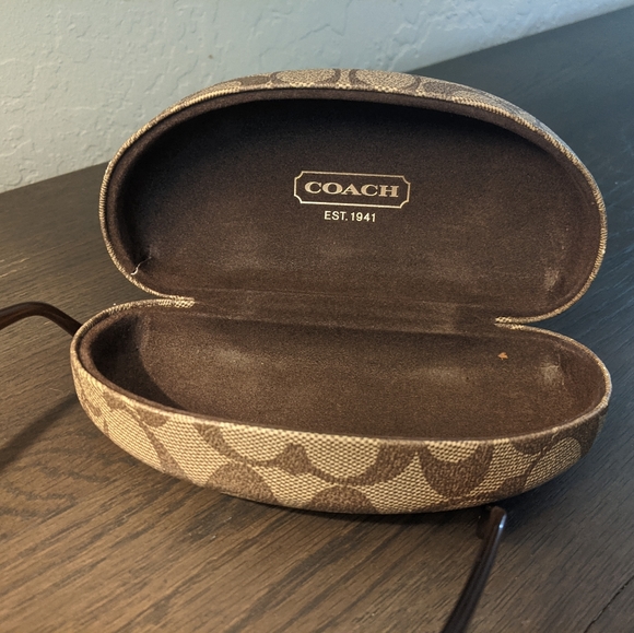 Coach Sunglasses | Tortoise Shell - Picture 4 of 6